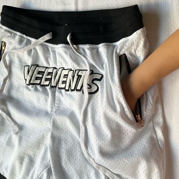 Iconic Men’s Sport Shorts size L, White, Yeevents Mesh Out Linning, Inside Liner - Picture 3 of 7